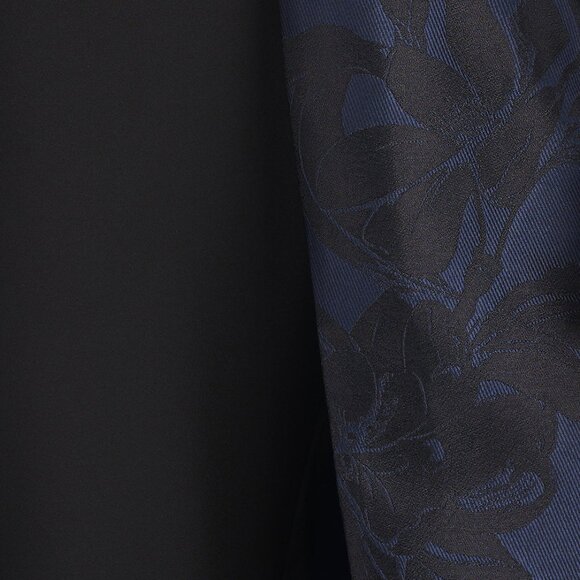 Kay Unger Amal Walk Thru Jumpsuit – Metallic Floral Jacquard Elegance - Picture 6 of 6